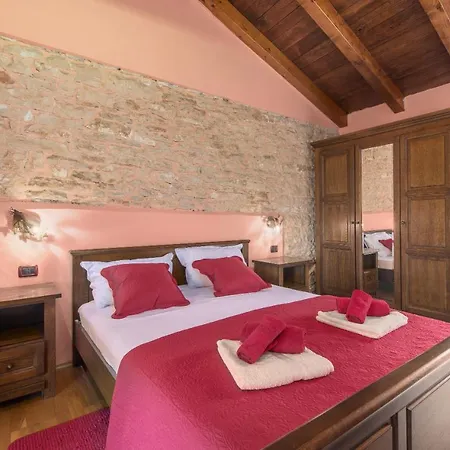 Holiday House Lepricani *